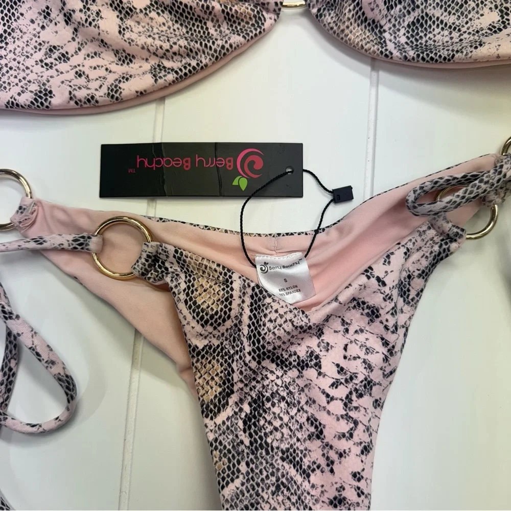 Berry Beachy snake print scrunch bikini - Picture 5 of 10
